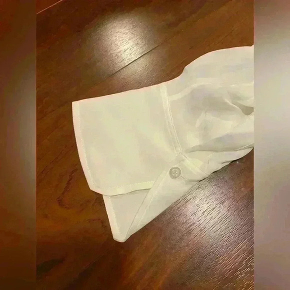 A.L.C. 100% SILKA CREAM TOP. Size 8 - Picture 7 of 7